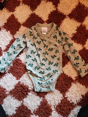 Hanna Andersson Green Turtle Print Wrap Bodysuit With Matching Pants And Beanie